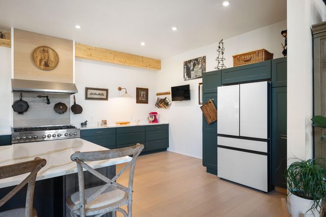 10 Roll Top Circle, Cape Fair, MO 65624