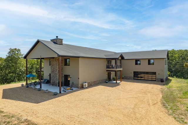 10 Roll Top Circle, Cape Fair, MO 65624