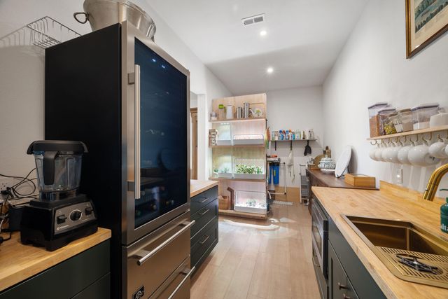 10 Roll Top Circle, Cape Fair, MO 65624