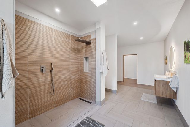 10 Roll Top Circle, Cape Fair, MO 65624