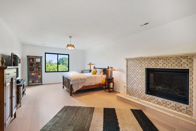 10 Roll Top Circle, Cape Fair, MO 65624