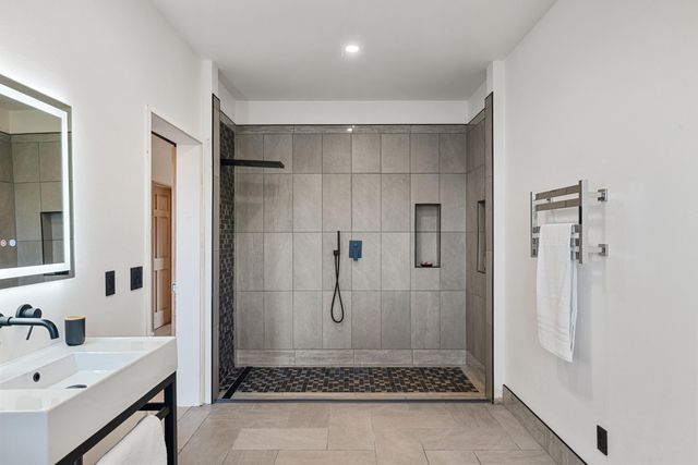 10 Roll Top Circle, Cape Fair, MO 65624