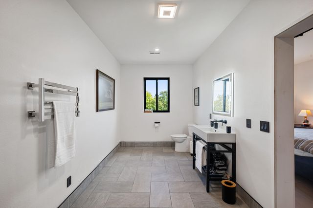 10 Roll Top Circle, Cape Fair, MO 65624