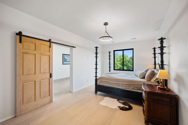 10 Roll Top Circle, Cape Fair, MO 65624