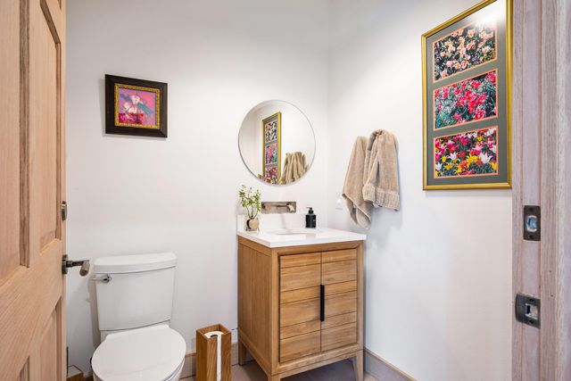 10 Roll Top Circle, Cape Fair, MO 65624