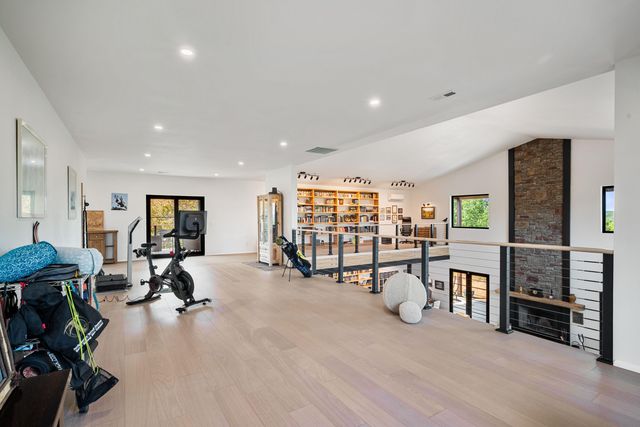 10 Roll Top Circle, Cape Fair, MO 65624