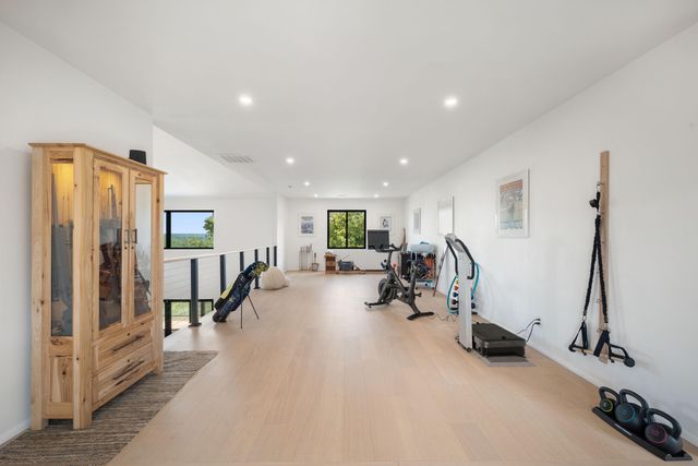 10 Roll Top Circle, Cape Fair, MO 65624