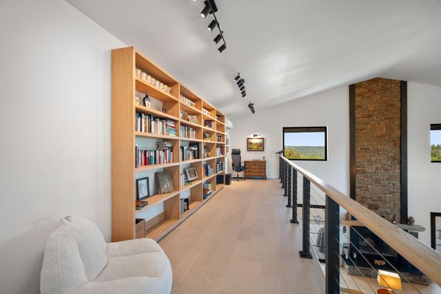 10 Roll Top Circle, Cape Fair, MO 65624