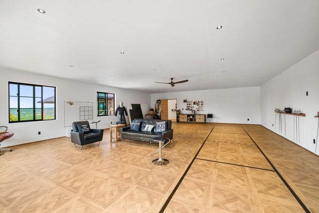 10 Roll Top Circle, Cape Fair, MO 65624