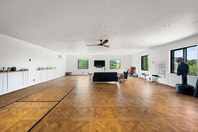 10 Roll Top Circle, Cape Fair, MO 65624