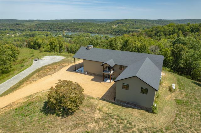 10 Roll Top Circle, Cape Fair, MO 65624