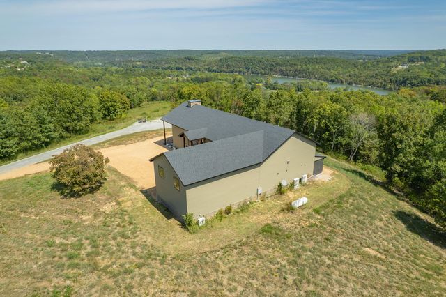 10 Roll Top Circle, Cape Fair, MO 65624