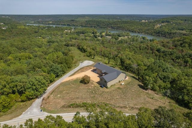 10 Roll Top Circle, Cape Fair, MO 65624