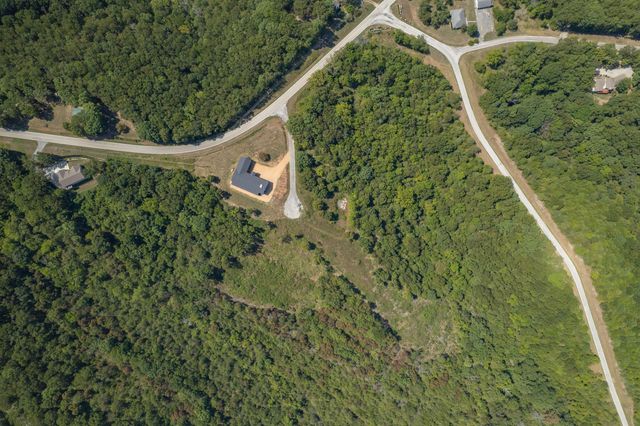 10 Roll Top Circle, Cape Fair, MO 65624