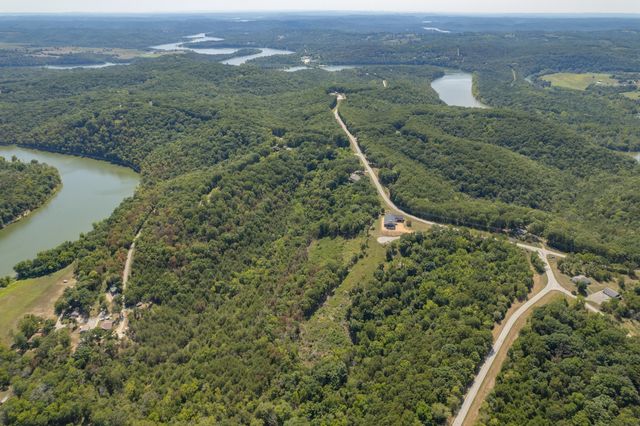 10 Roll Top Circle, Cape Fair, MO 65624