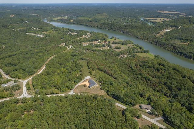 10 Roll Top Circle, Cape Fair, MO 65624