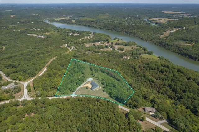 10 Roll Top Circle, Cape Fair, MO 65624