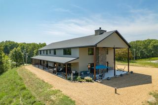 10 Roll Top Circle, Cape Fair, MO 65624