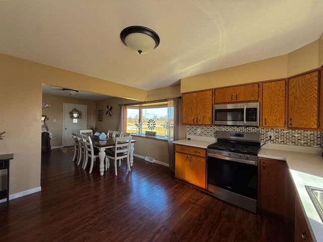 9321 STATE ROAD 21, Omro, WI 54963