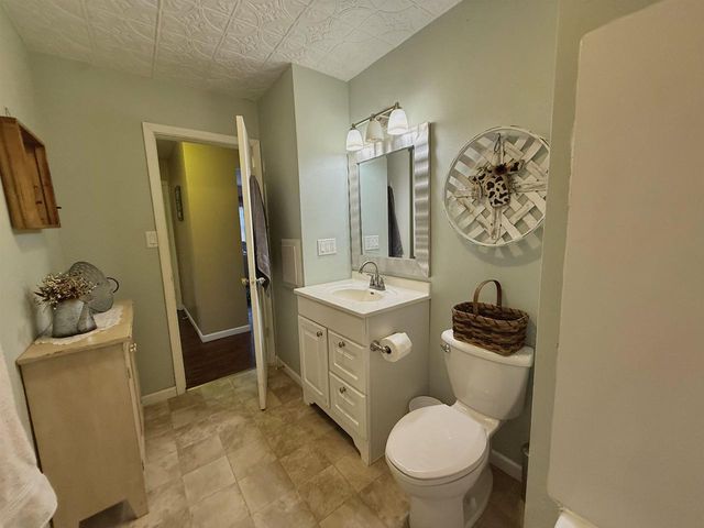 9321 STATE ROAD 21, Omro, WI 54963