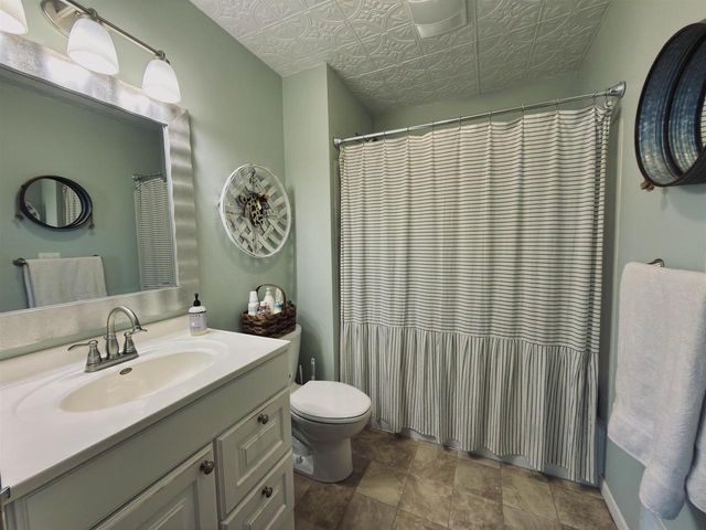 9321 STATE ROAD 21, Omro, WI 54963