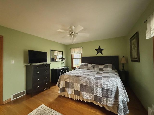 9321 STATE ROAD 21, Omro, WI 54963