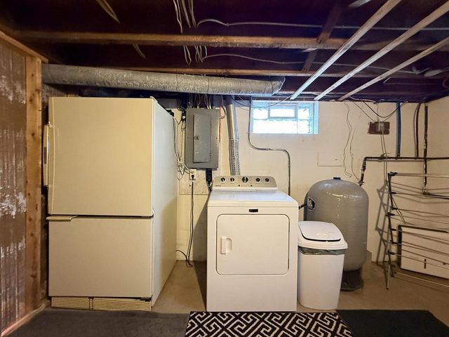 9321 STATE ROAD 21, Omro, WI 54963