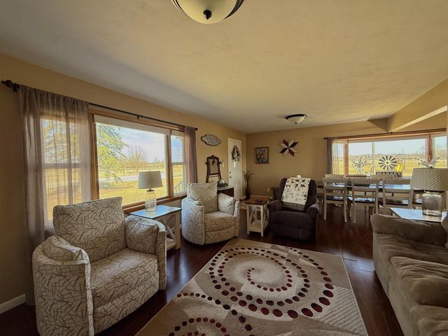 9321 STATE ROAD 21, Omro, WI 54963