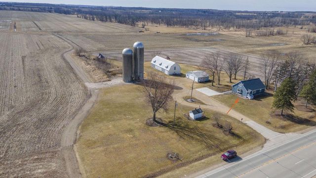 9321 STATE ROAD 21, Omro, WI 54963