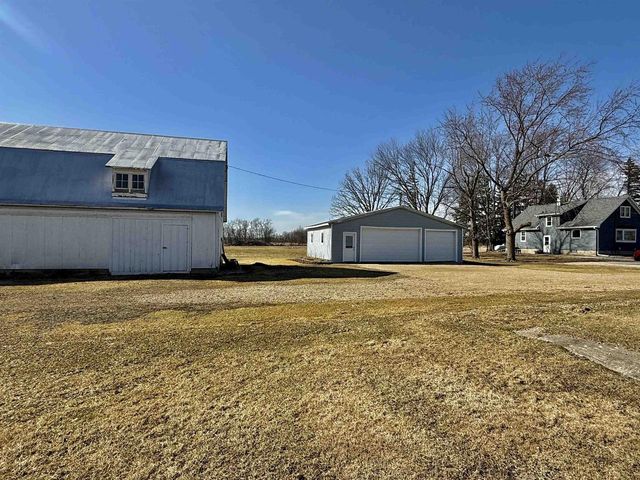 9321 STATE ROAD 21, Omro, WI 54963