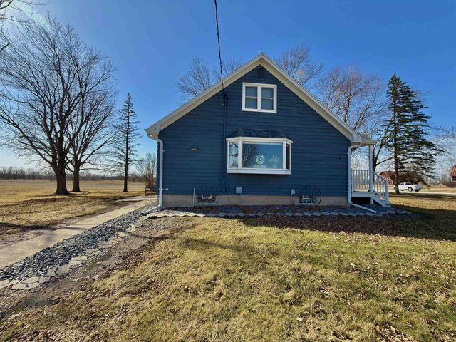 9321 STATE ROAD 21, Omro, WI 54963