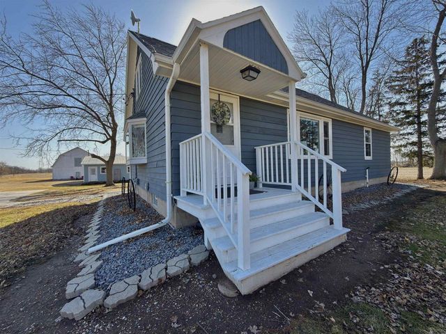 9321 STATE ROAD 21, Omro, WI 54963