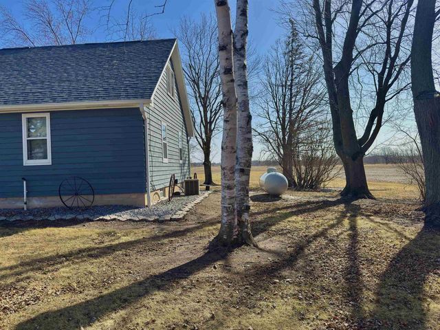 9321 STATE ROAD 21, Omro, WI 54963