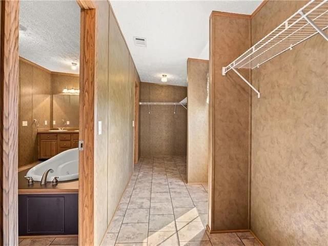 1701 PALMER CHAPEL Road, Pineville, LA 71360