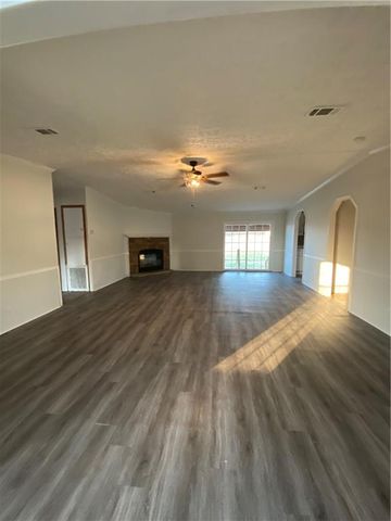 1701 PALMER CHAPEL Road, Pineville, LA 71360