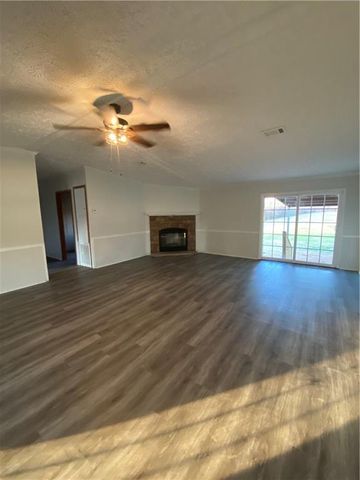 1701 PALMER CHAPEL Road, Pineville, LA 71360