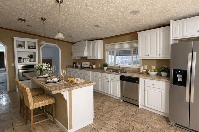 1701 PALMER CHAPEL Road, Pineville, LA 71360