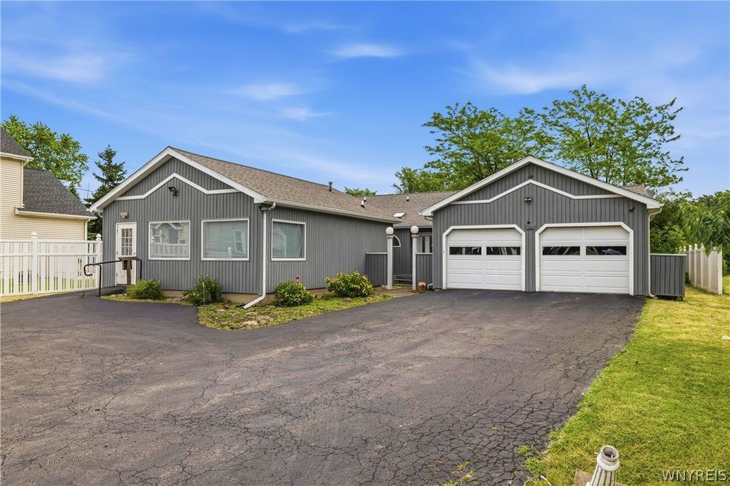 3231-3233 Military Road, Niagara, NY 14304