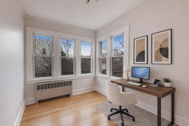 6503 N Maplewood Avenue, Chicago, IL 60645