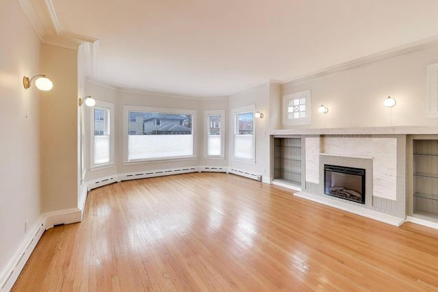 6503 N Maplewood Avenue, Chicago, IL 60645