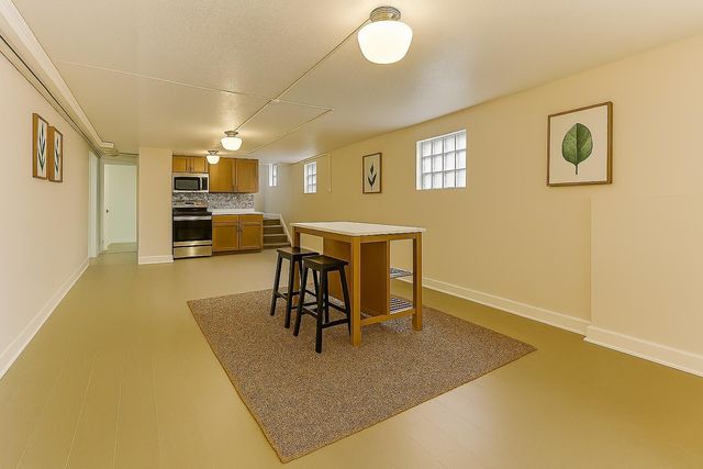 6503 N Maplewood Avenue, Chicago, IL 60645