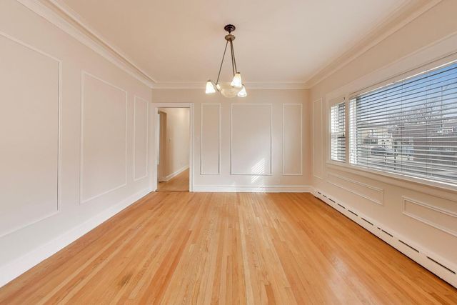 6503 N Maplewood Avenue, Chicago, IL 60645