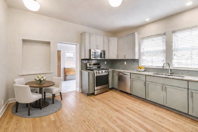 6503 N Maplewood Avenue, Chicago, IL 60645