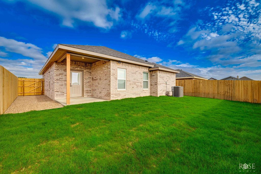Image 17 of property listing at 6113 Mountain Forest Drive, San Angelo, TX 76904
