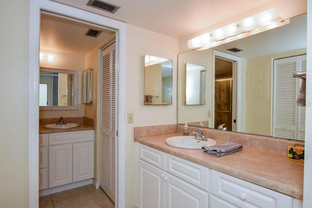439 CERROMAR LANE 310, Venice, FL 34293