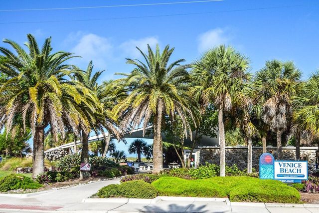 439 CERROMAR LANE 310, Venice, FL 34293