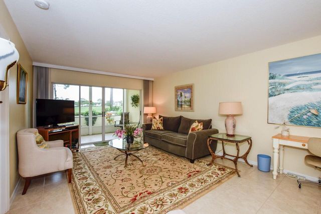 439 CERROMAR LANE 310, Venice, FL 34293