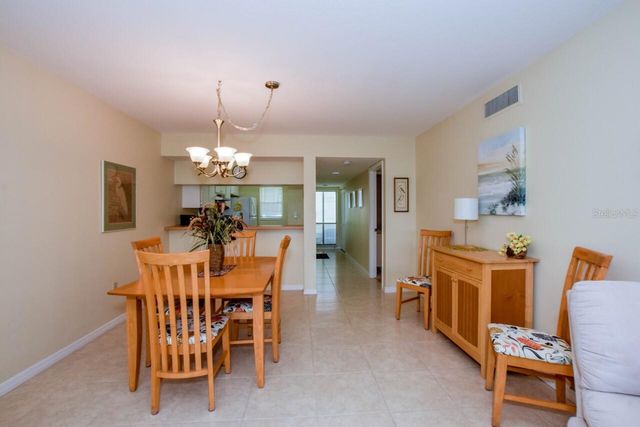 439 CERROMAR LANE 310, Venice, FL 34293