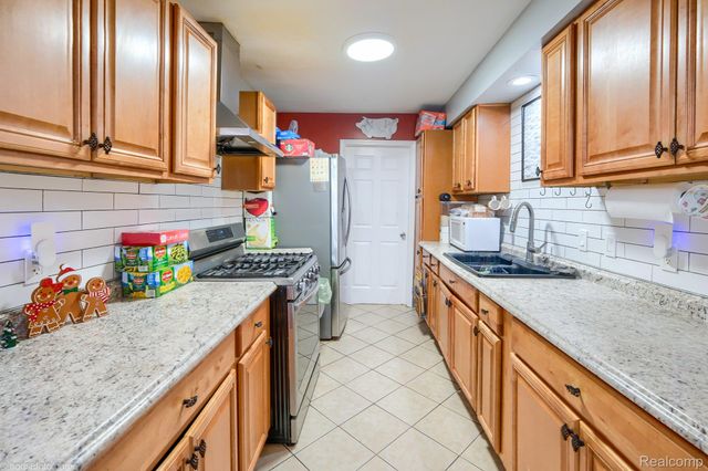 730 Stirling Street, Pontiac, MI 48340