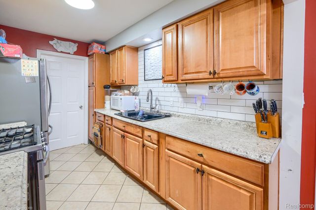 730 Stirling Street, Pontiac, MI 48340